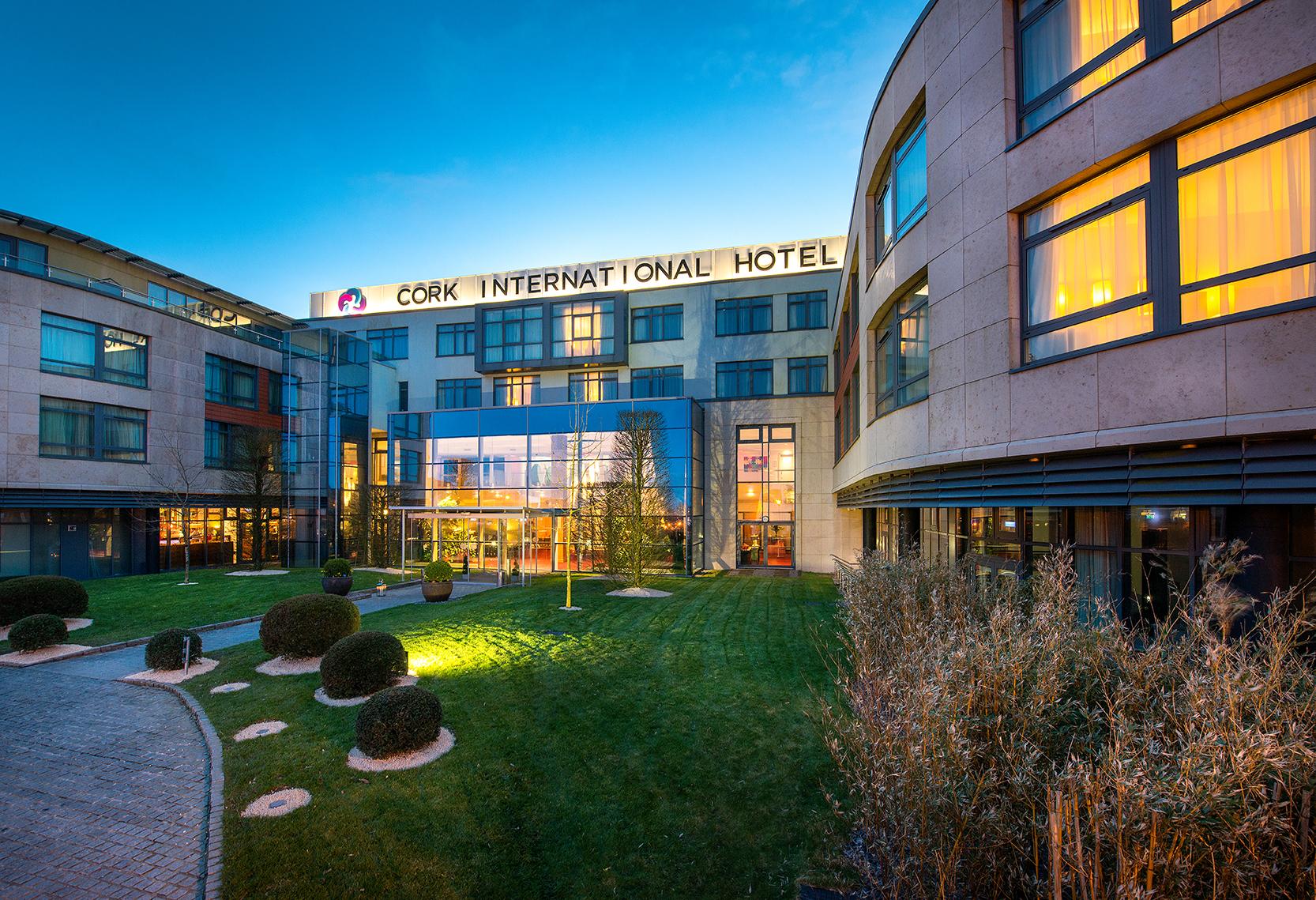 Cork International Hotel Екстериор снимка