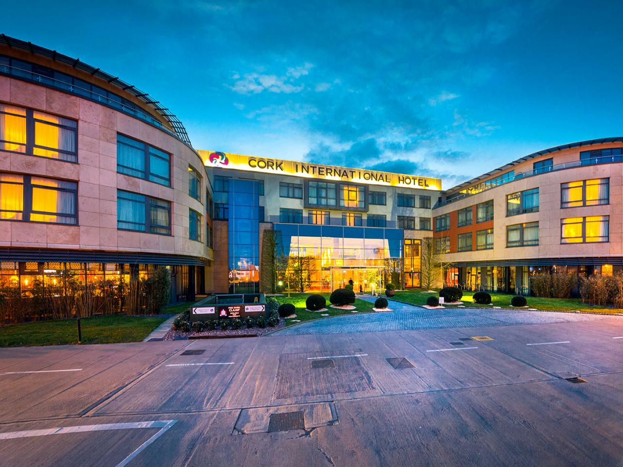 Cork International Hotel Екстериор снимка